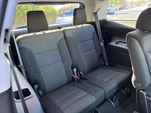 Used 2023 GMC Acadia SLE w/ Driver Convenience Package image 21