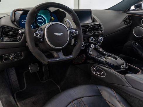 Used 2020 Aston Martin V8 Vantage Coupe image 2