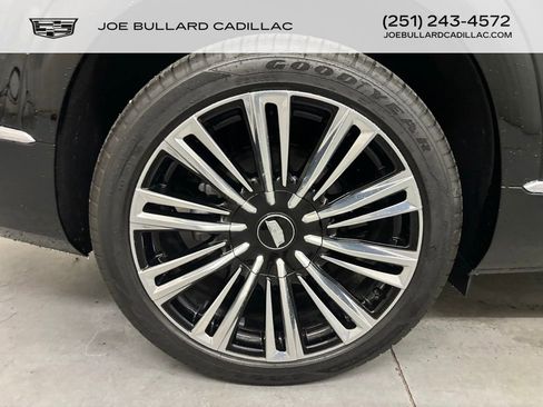 New 2026 Cadillac Vistiq Premium Luxury w/ LPO, Floor Liner Package image 18