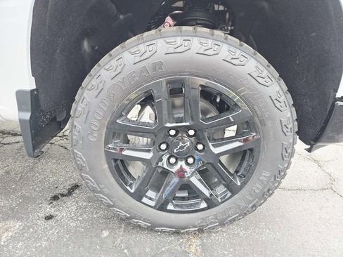 New 2026 Chevrolet Silverado 1500 Custom Trail Boss AWD/4WD image 15