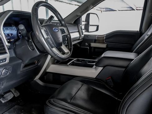 Used 2019 Ford F250 Lariat w/ Lariat Ultimate Package AWD/4WD image 14