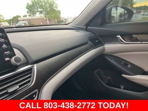 Used 2020 Honda Accord EX image 29
