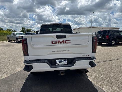Used 2024 GMC Sierra 2500 AT4 w/ AT4 Premium Plus Package AWD/4WD image 6