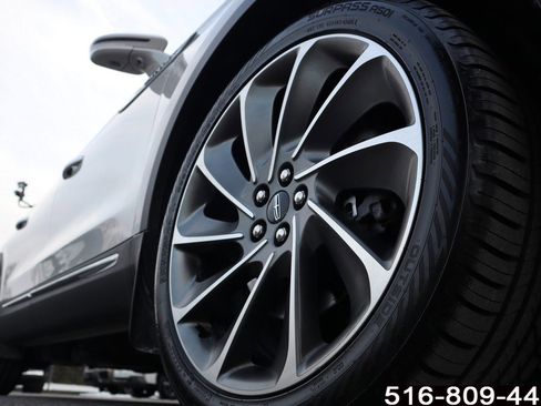 Used 2020 Lincoln Nautilus Reserve w/ Equipment Group 202A image 9