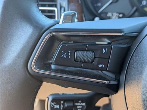 Used 2024 Porsche Macan AWD/4WD image 19