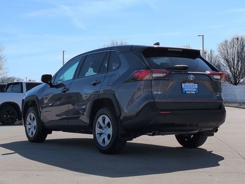 Used 2022 Toyota RAV4 LE image 8