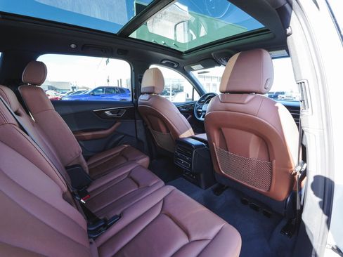 Used 2023 Audi Q7 3.0T Premium w/ Convenience Package image 36