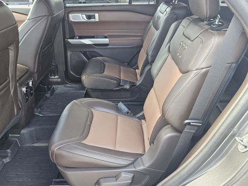 Used 2024 Ford Explorer King Ranch w/ Technology Package image 5