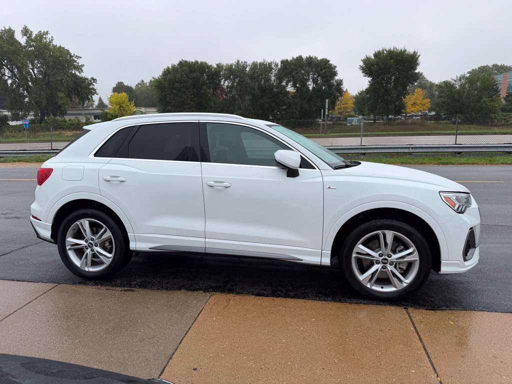 Used 2021 Audi Q3 2.0T Premium Plus w/ Premium Plus Package AWD/4WD image 4