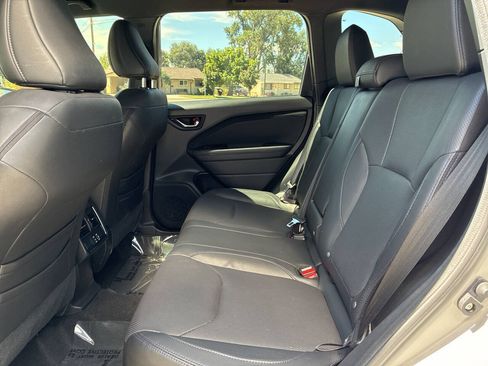 Used 2025 Subaru Forester Limited AWD/4WD image 10