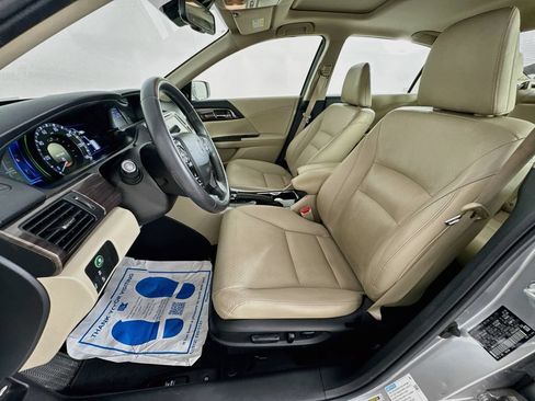Used 2017 Honda Accord EX-L image 25