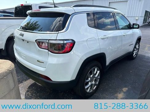 Used 2022 Jeep Compass Latitude AWD/4WD image 6