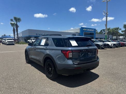 Used 2025 Ford Explorer Active RWD image 14