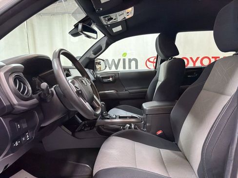 Used 2023 Toyota Tacoma TRD Off-Road AWD/4WD image 23