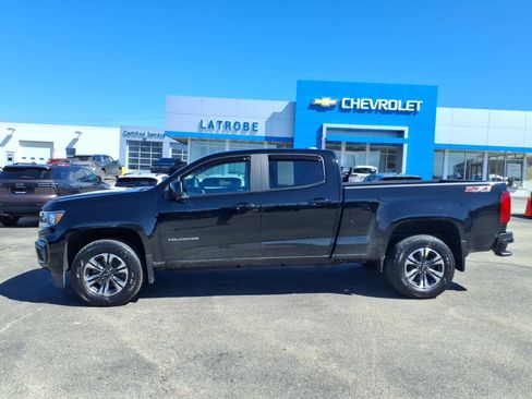 Used 2022 Chevrolet Colorado Z71 AWD/4WD image 2