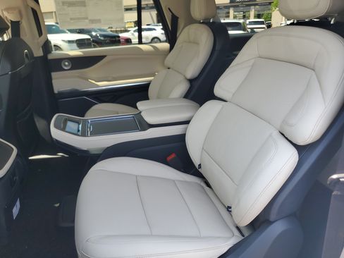 New 2027 Lincoln Navigator L Reserve AWD/4WD image 29