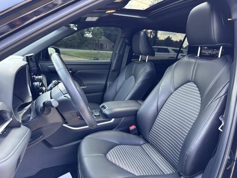 Used 2024 Toyota Highlander XSE image 15