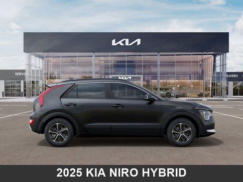 Used 2025 Kia Niro EX image 7