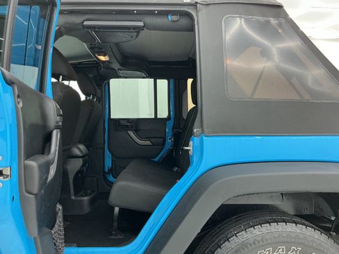 Used 2017 Jeep Wrangler Unlimited Sport w/ Quick Order Package 24S AWD/4WD image 20