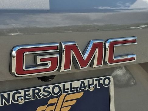 Used 2026 GMC Terrain AT4 AWD/4WD image 30