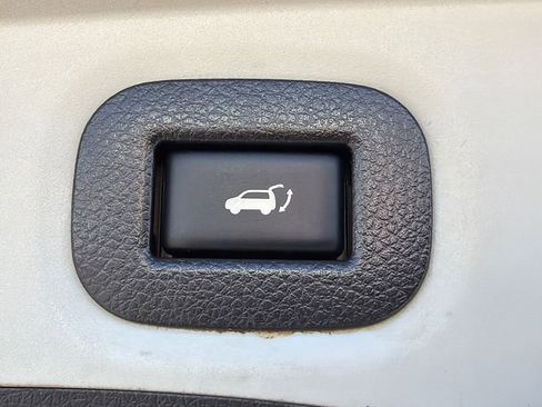 Used 2016 Nissan Rogue SL w/ SL Premium Package FWD image 19