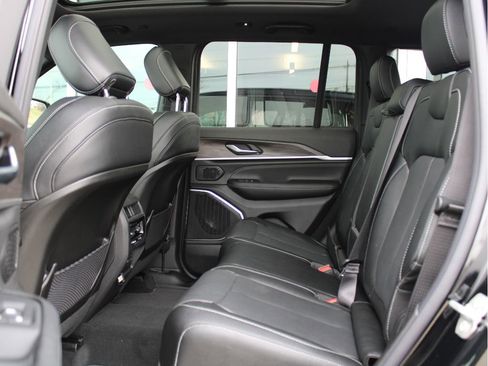 New 2026 Jeep Grand Cherokee Limited Reserve image 34