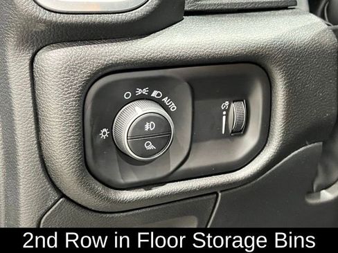 New 2026 RAM 1500 Express AWD/4WD image 23