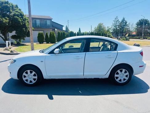 Used 2006 MAZDA MAZDA3 I FWD image 2