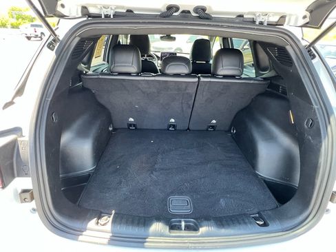 Used 2025 Jeep Compass Trailhawk AWD/4WD image 24