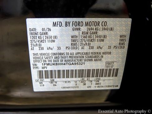 Used 2026 Ford Explorer Platinum w/ LUX Leather Package AWD/4WD image 31