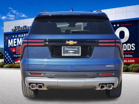 New 2026 Chevrolet Traverse LT w/ Sun and Wheel Package FWD image 8