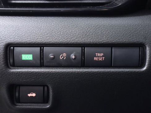 Used 2022 Nissan Sentra SV w/ SV Premium Package image 10