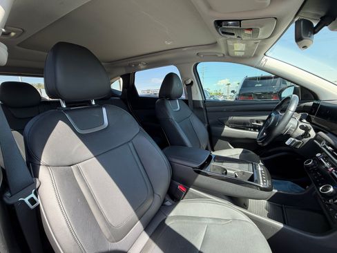 Used 2025 Hyundai Tucson Limited FWD image 19