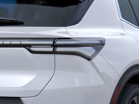 Used 2026 Chevrolet Equinox EV LT image 11