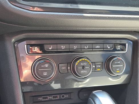Used 2019 Volkswagen Tiguan SE FWD image 15