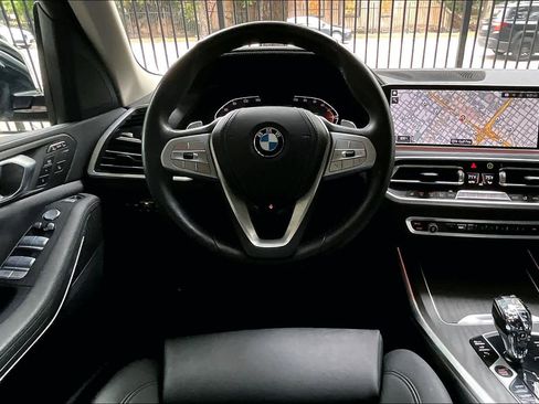 Used 2022 BMW X7 xDrive40i w/ Premium Package AWD/4WD image 5