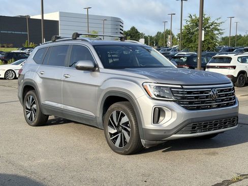 Used 2024 Volkswagen Atlas SEL AWD/4WD image 7