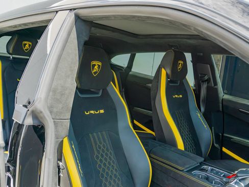 Used 2024 Lamborghini Urus Performante AWD/4WD image 13