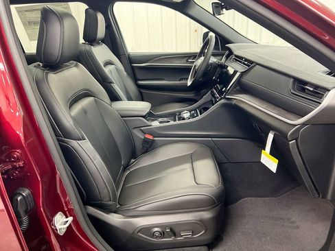 New 2026 Jeep Grand Cherokee L Limited w/ Limited Altitude Package AWD/4WD image 23