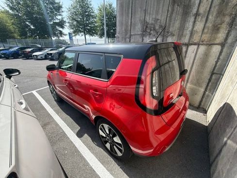Used 2017 Kia Soul + w/ Designer's Package FWD image 6