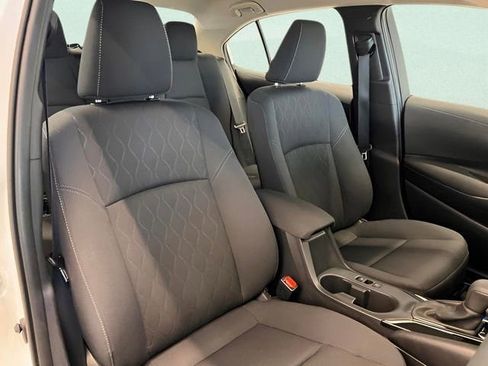 Used 2025 Toyota Corolla LE image 14