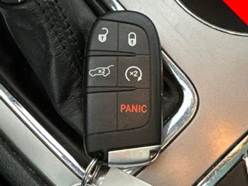 Used 2020 Jeep Grand Cherokee Limited w/ Luxury Group II AWD/4WD image 18