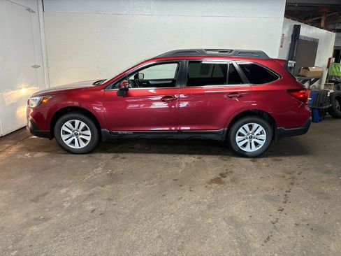 Used 2018 Subaru Outback 2.5i Premium AWD/4WD image 6