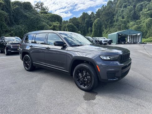 Used 2024 Jeep Grand Cherokee L Laredo image 7