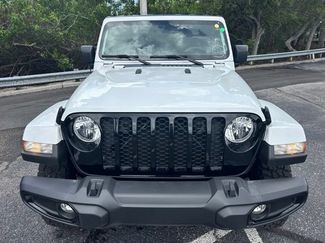 Used 2023 Jeep Gladiator Sport AWD/4WD video 2