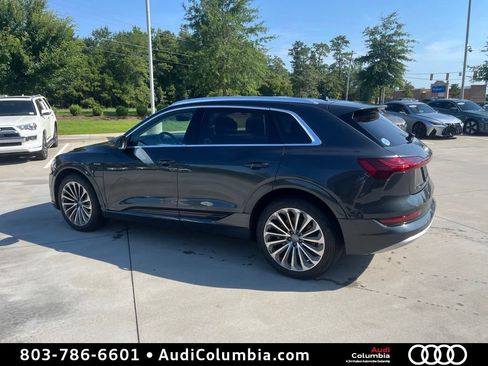 Used 2019 Audi e-tron Prestige w/ Prestige Package AWD/4WD image 3