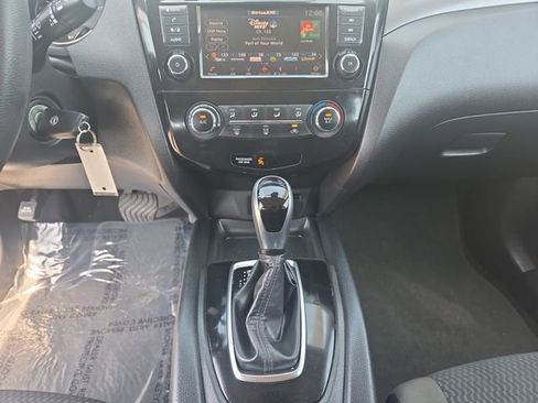 Used 2021 Nissan Rogue Sport S image 11