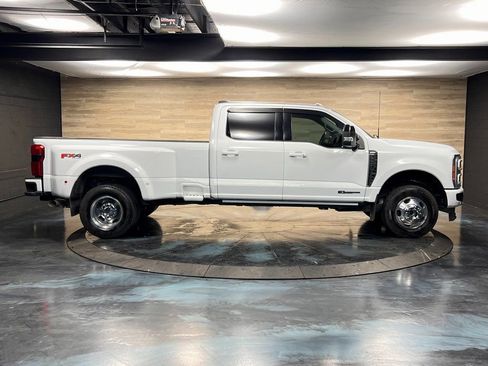 Used 2024 Ford F350 Lariat w/ Lariat Ultimate Package AWD/4WD image 11