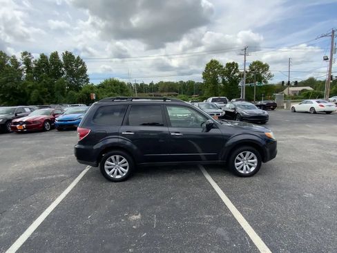 Used 2013 Subaru Forester 2.5X Limited AWD/4WD image 2