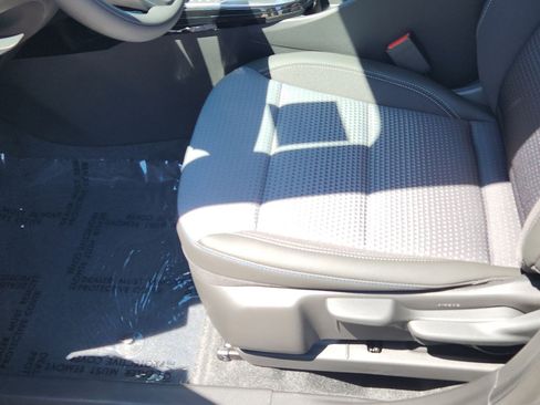 Used 2024 Chevrolet Trax LT image 18